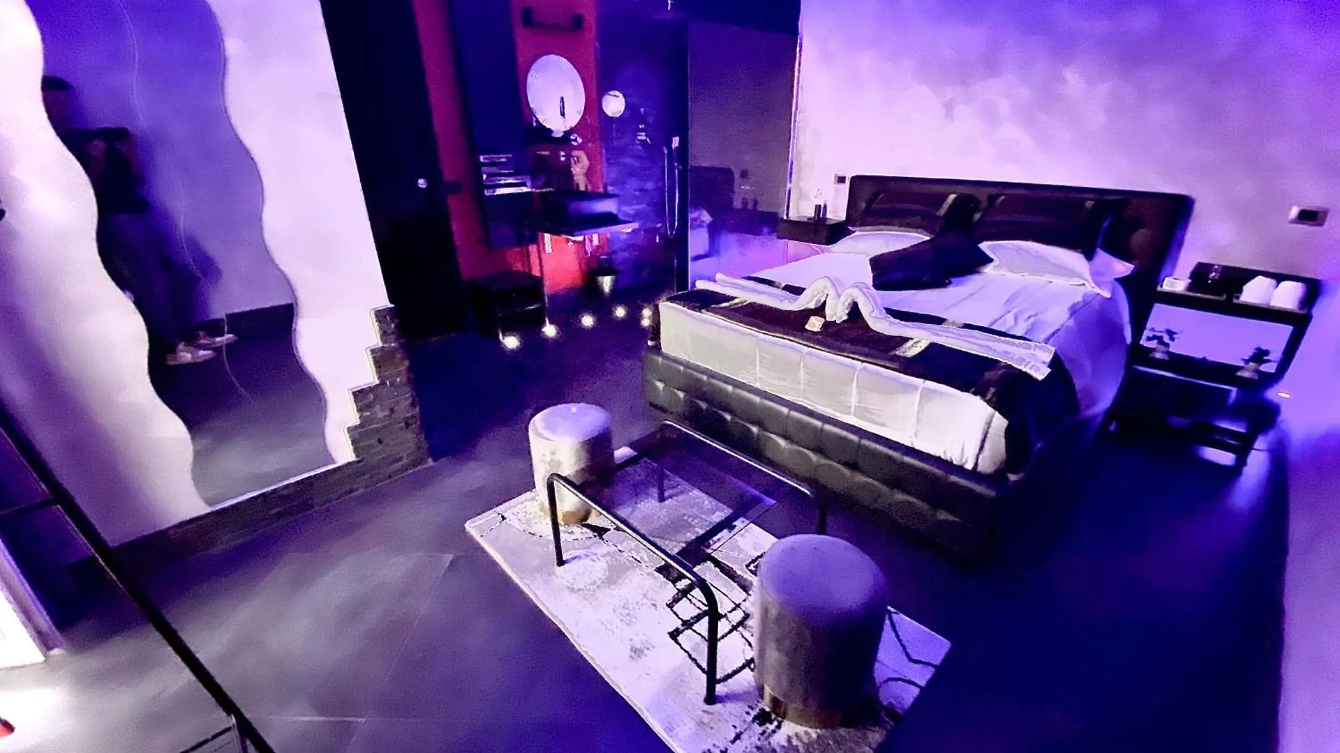 Luxury Home Design Rome Apartment