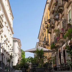 https://san-camillo-33.catania-hotels.net