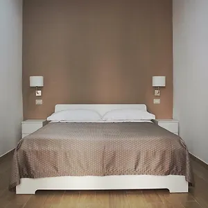 https://via-toledo-51.hotels-amalfi.com